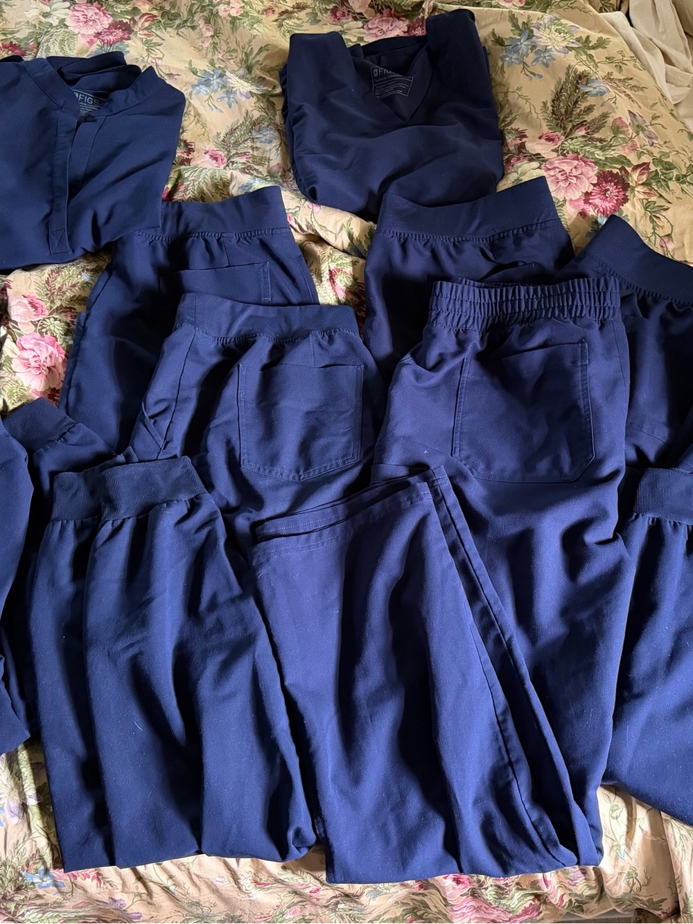 FIGS lot of navy blue scrubs EUC